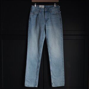 H&M | NWT Light Blue Straight Jeans